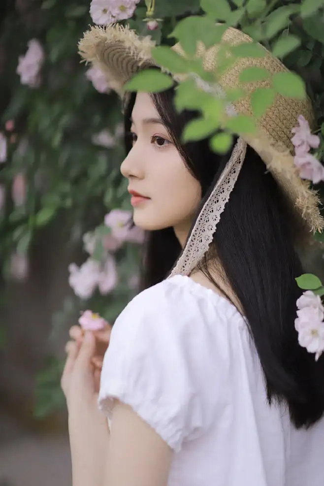 绵阳伴游喀什私人伴游李菲儿